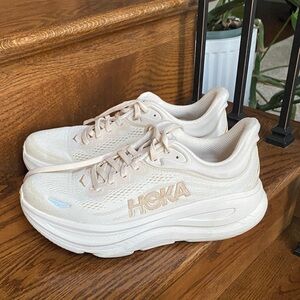 Hoka Women's Cream Sneakers Bondi 9